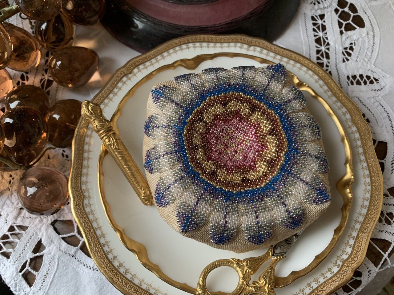 Tournesol Bleu (Blue sunflower) by Reflets de Soie Beaded mini-kit Release February 2021