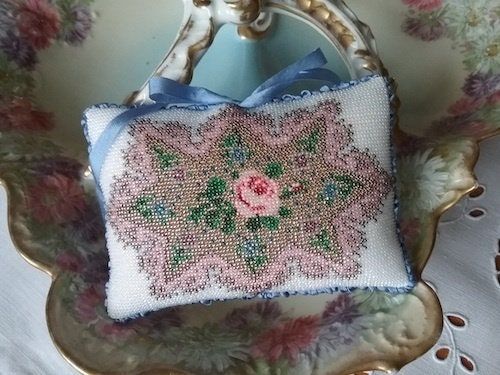 Trésor d&#39;Octavie (Octavia&#39;s Treasure) by Reflets de Soie Beaded pincushion mini-kit Release November 2016