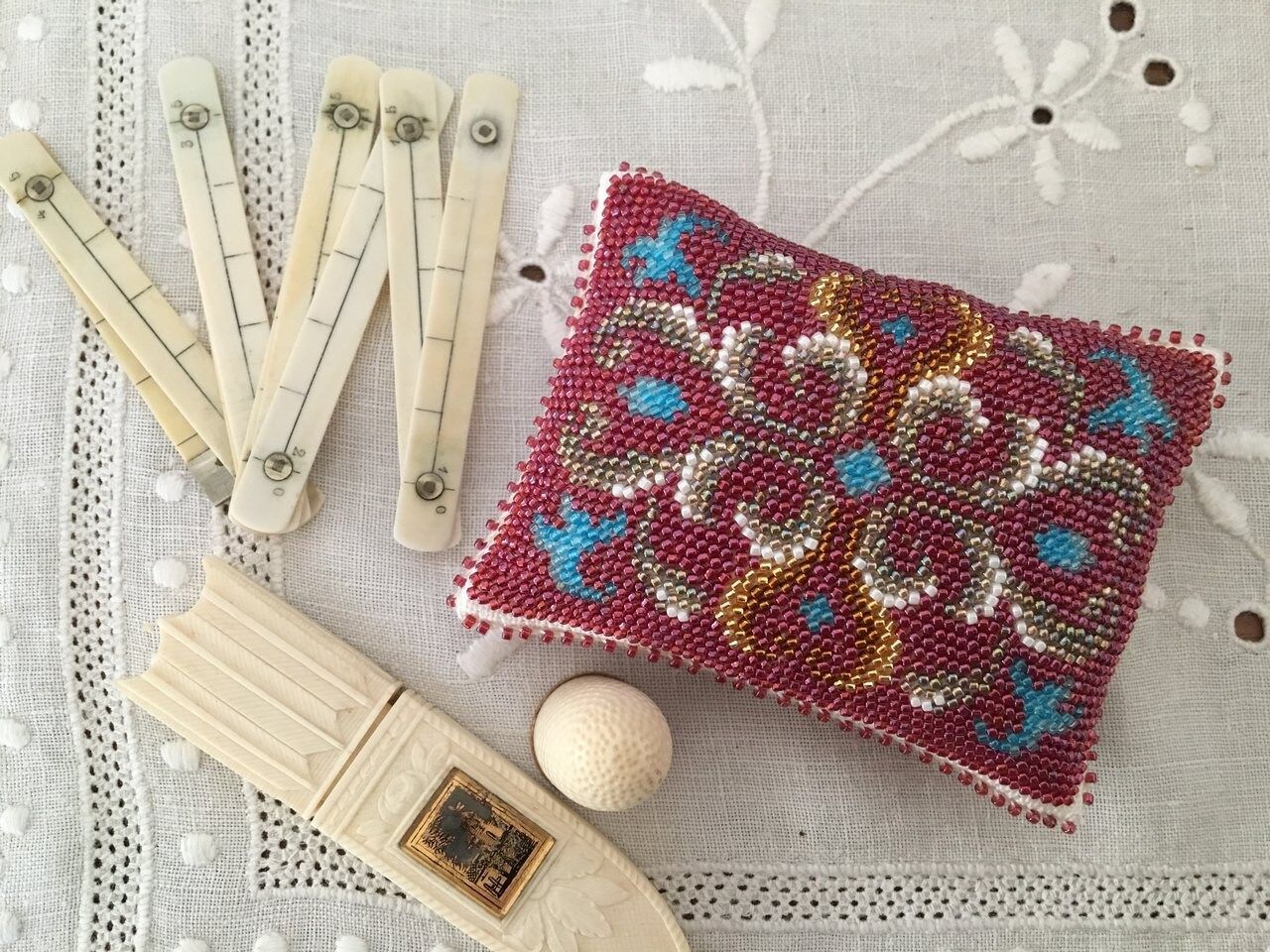 Pincushion d&#39;Eulalie (Eulalie&#39;s Pincushion) by Reflets de Soie Beaded Pincushion mini-kit Release November 2017