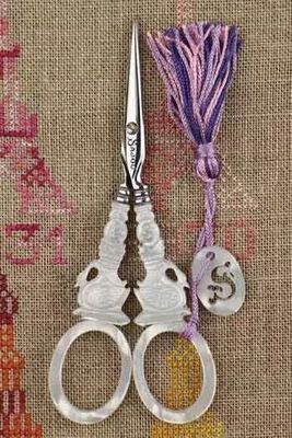 Swan - pair of embroidery Scissors Mother of Pearl Style by Sajou (France) Private Collection