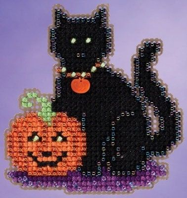 Wendy&#39;s Cat by Mill Hill. Autumn Harvest Ornaments Collection. Glass bead counted cross stitch kit (2015). Be ready for Halloween!