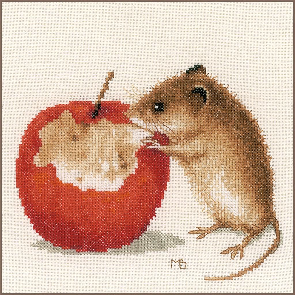 Little Mouse by Lanarte Animal Collection by designer Marjolein Bastin  Cute Cross Stitch Kit Ideal design for kids!