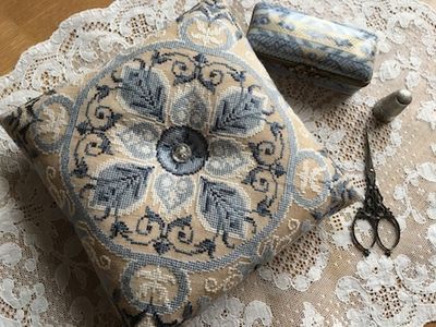 Entrelacs Bleus by Reflets de Soie Counted cross stitch pattern Release January 2018