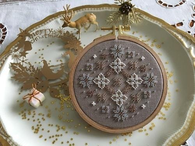 Hope - Christmas Ornament (Hope - Ornement de Noël) by Reflets de Soie 2018 Beaded mini-kit