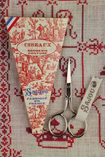 Arcy nickel-plated miniature embroidery scissors by Sajou (France) model is perfect for beginners