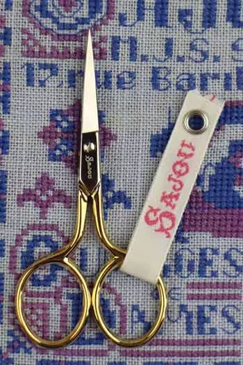 Arcy gilded miniature embroidery scissors by Sajou (France) model is perfect for beginners