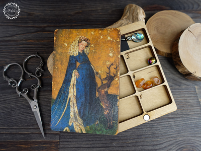 Stuttgart Cards: Maiden of the Deer Magnetic Bead &amp; Needle Box by Primitive and Wood (P&amp;W) Designer embroidery accessories