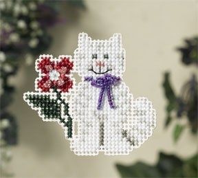 Tropical Kitty by Mill Hill 2007 Seasonal Ornament Spring Bouquet Series Beading Pin Kit for Tropical Hideaway Buttons and Bead Kit