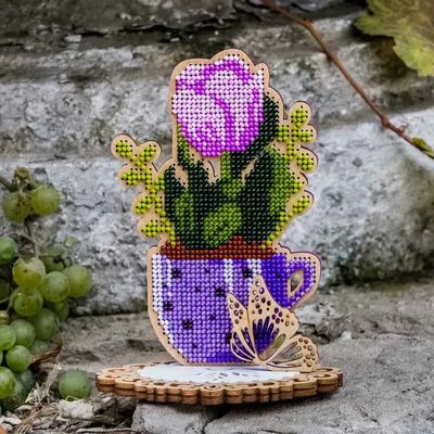 Tulip in a cup by Wonderland Crafts Spring Bead embroidery kit on wood Made in Ukraine