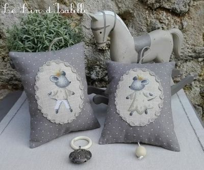 Little Mouse and Baby Mouse (Souricette et Souriceau) by Le Lin d&#39; Isabelle Counted cross stitch pattern
