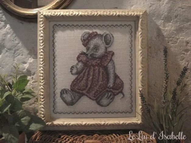 Little mouse in a dress (Petite souris en robe) by Le Lin d&#39; Isabelle Counted cross stitch pattern
