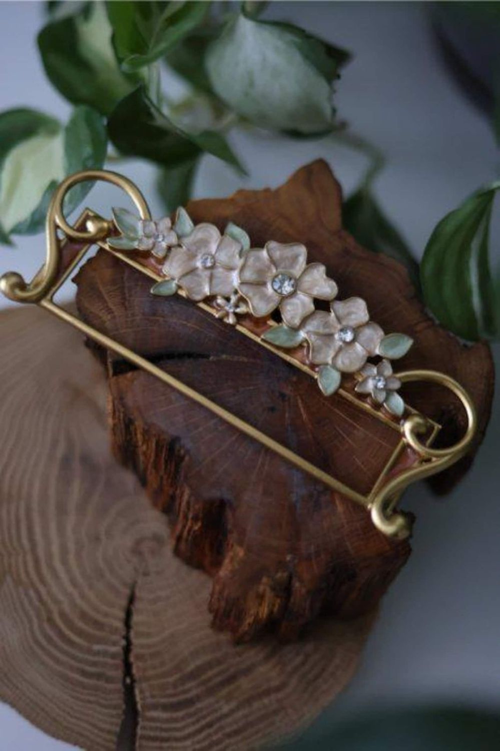 Gold Floral Bell pull / Hanger from Shovkovycia Frame for Apple blossom by MilleFleur