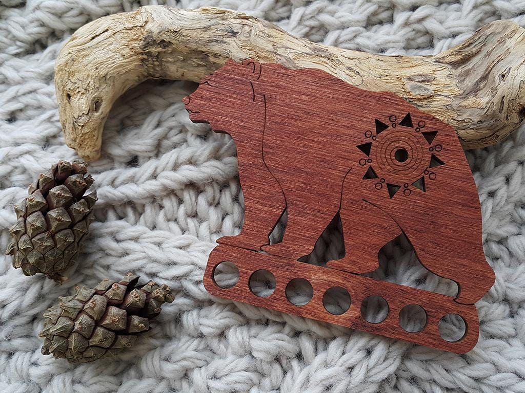 Bear P&amp;W Thread Organizer by Primitive and Wood Designer embroidery accessories