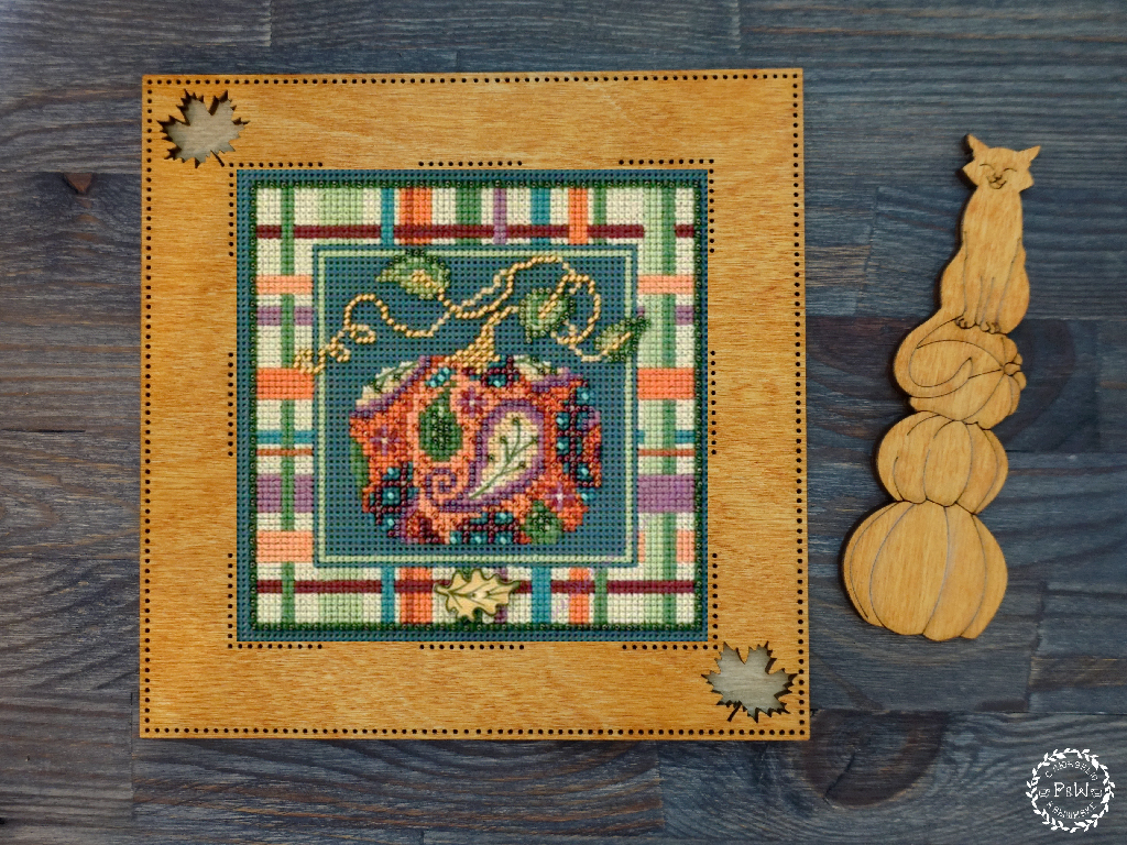 Maple Frame for Mill Hill by Primitive and Wood (P&amp;W) Designer embroidery accessories