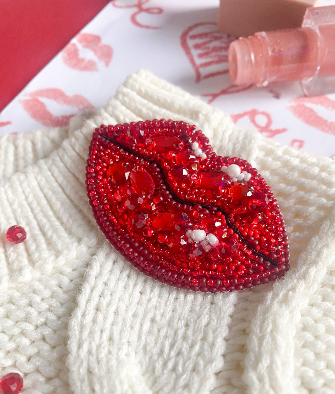 Passionate Kisses by Abris Art Decoration Brooches (jewelry) with beads Bead Embroidery Kit