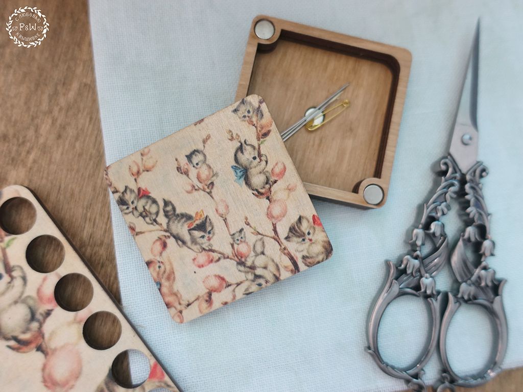 Spring Kittens Magnetic needle holder by Primitive and Wood (P&amp;W) Designer embroidery accessories