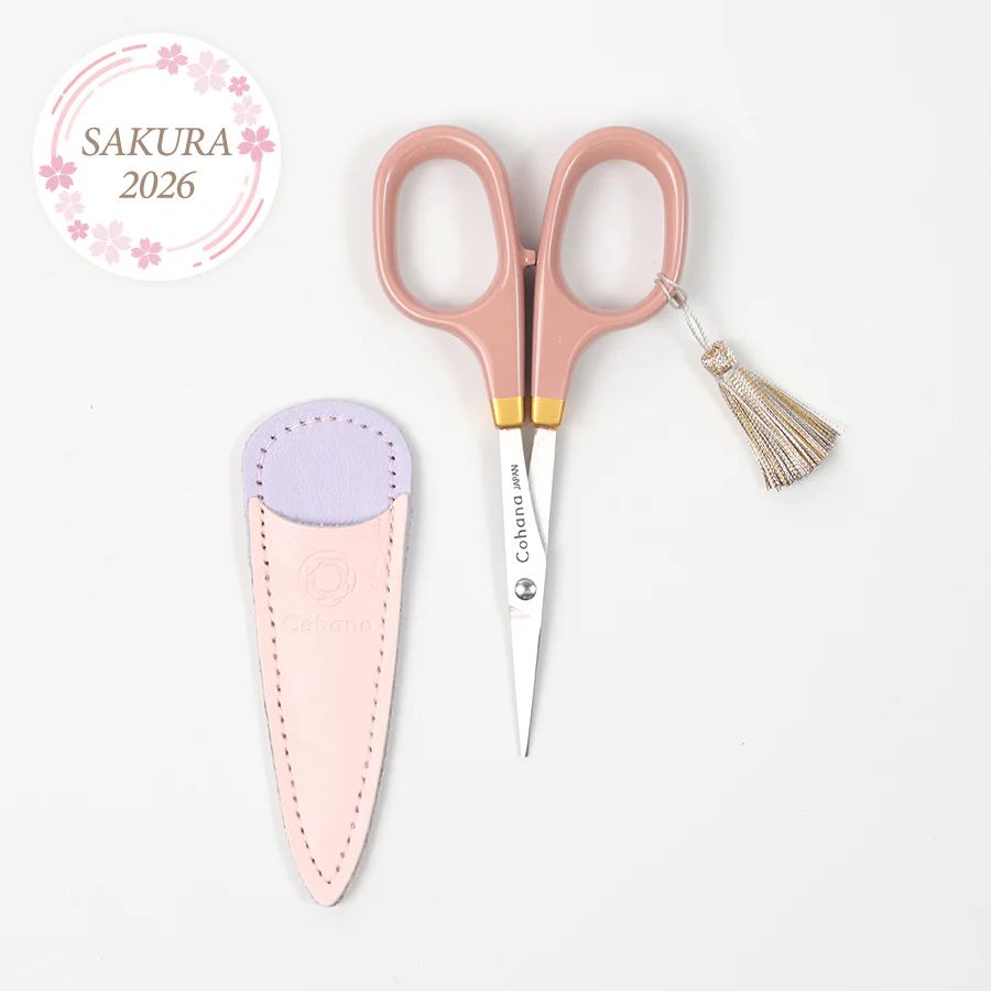 Limited Edition! Sakura - Small Scissors with Lacquered Handles (Shunuri) by Cohana  Elaborated Luxury with Japanese Traditional Lacquer and Gold Makie Lines
