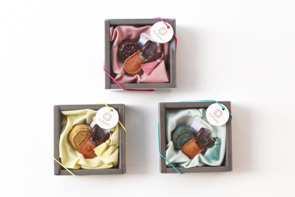 Awaji Kawara Magnetic Needle Rest and Mini Scissors by Cohana