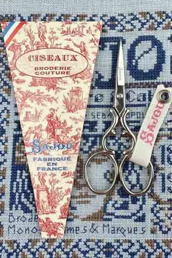 Nogent nickel-plated miniature embroidery scissors by Sajou (France) Model is perfect for beginners