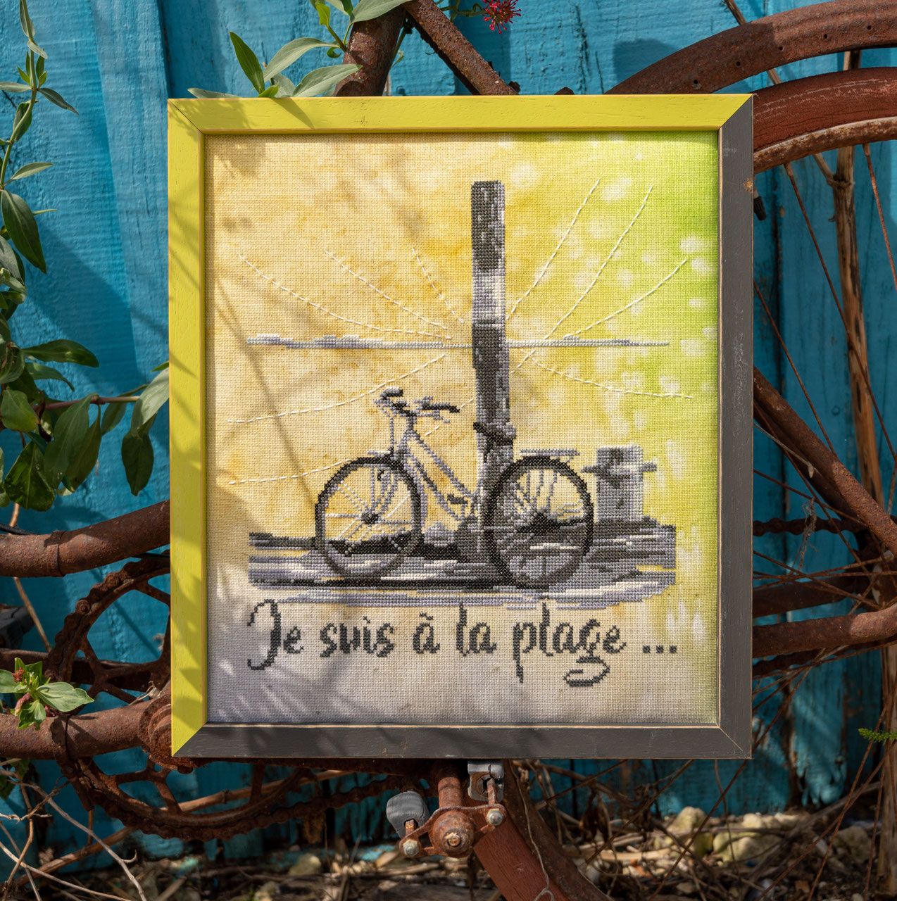 Je suis à la plage (I'm at the beach) by Isabelle Haccourt Vautier Collection Oleron by ISA Printed cross stitch pattern