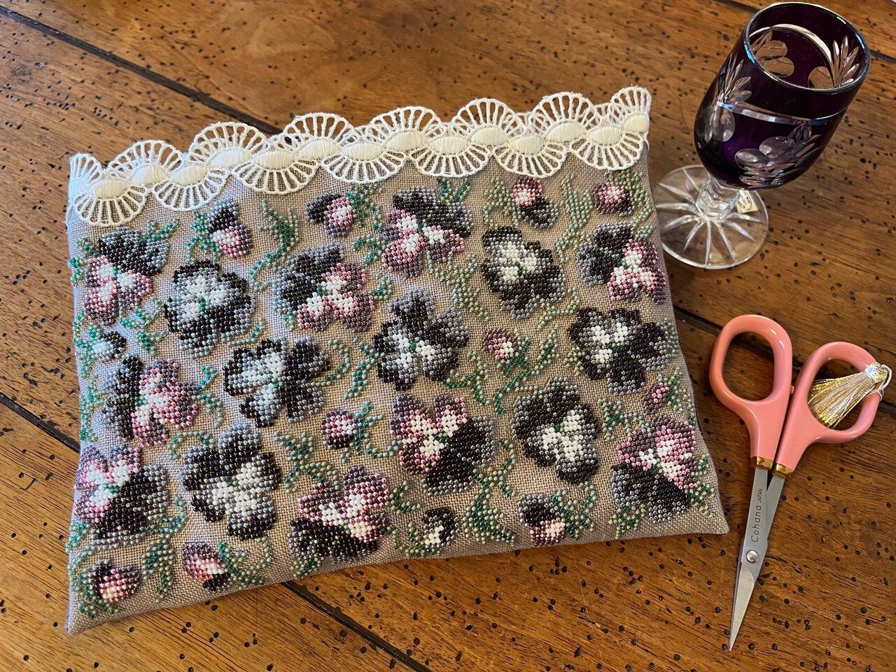 Pochette aux Pensées (Pansy Pouch) by Reflets de Soie 2026 Bead/cross stitch embroidery pattern or mini-kit