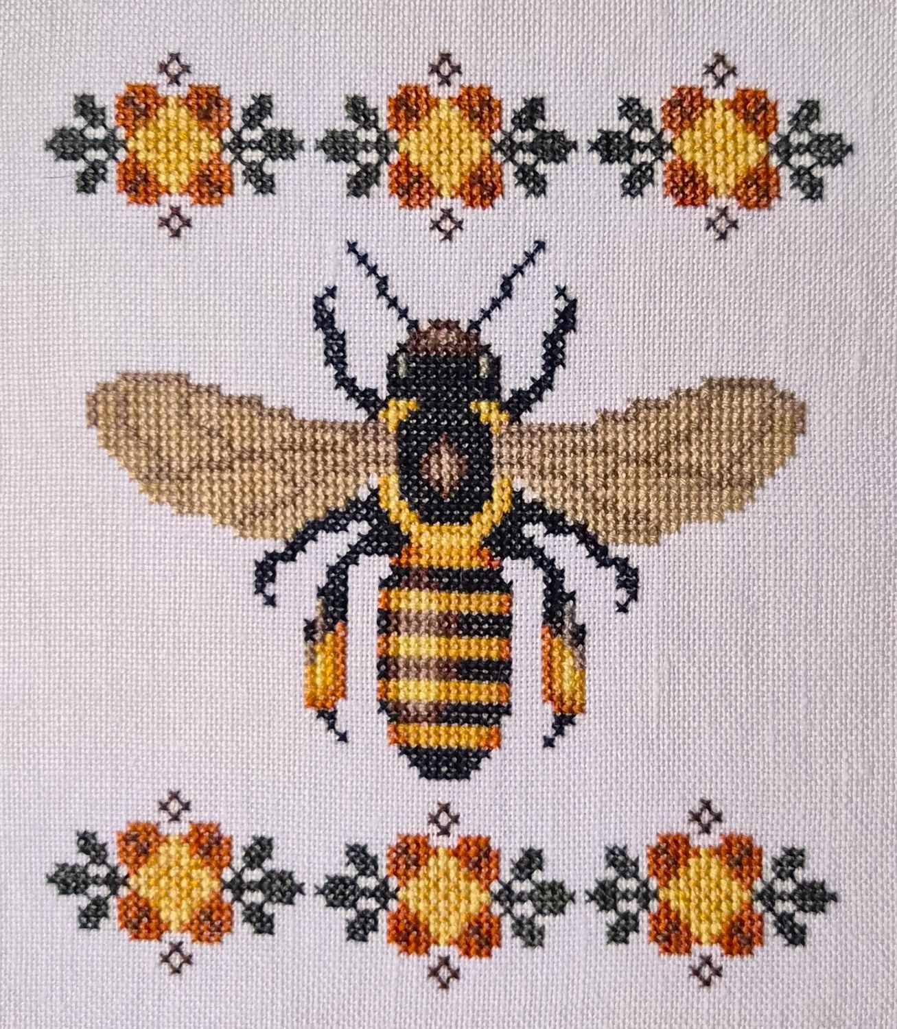 Honey Bee by The Artsy Housewife 2026 Counted cross stich pattern