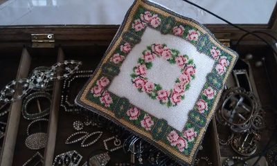 Le Bal d'Hortense (Hortense's Ball) by Reflets de Soie 2012 Beaded mini-kit or printed pattern
