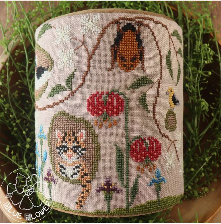 Trunk Town Summer by The Blue Flower Counted cross stitch pattern