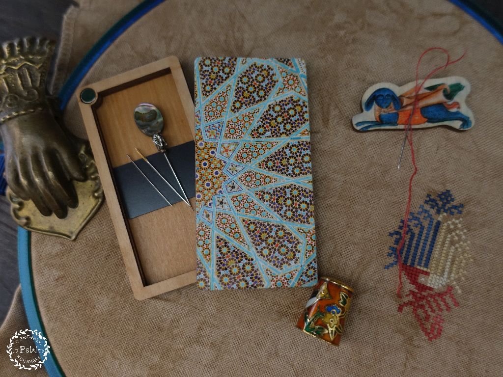 Moroccan Mosaic Magnetic Needle Case by Primitive and Wood (P&amp;W) Designer embroidery accessories