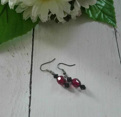 Kolczyki bordo