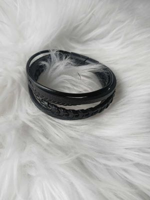 Męska bransoleta rzemykowa czarna