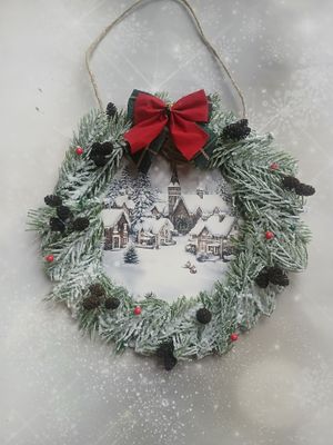 Wianek malowany na drewnie z gałązkami