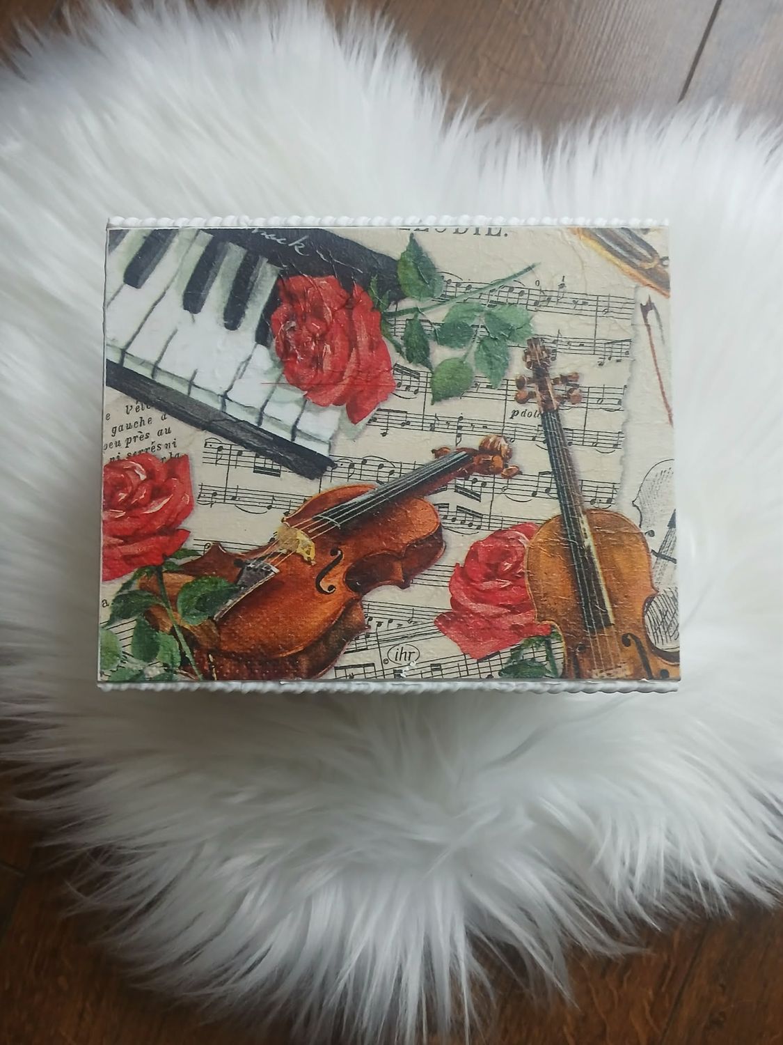 Szkatułka drewniana z niespodzianką