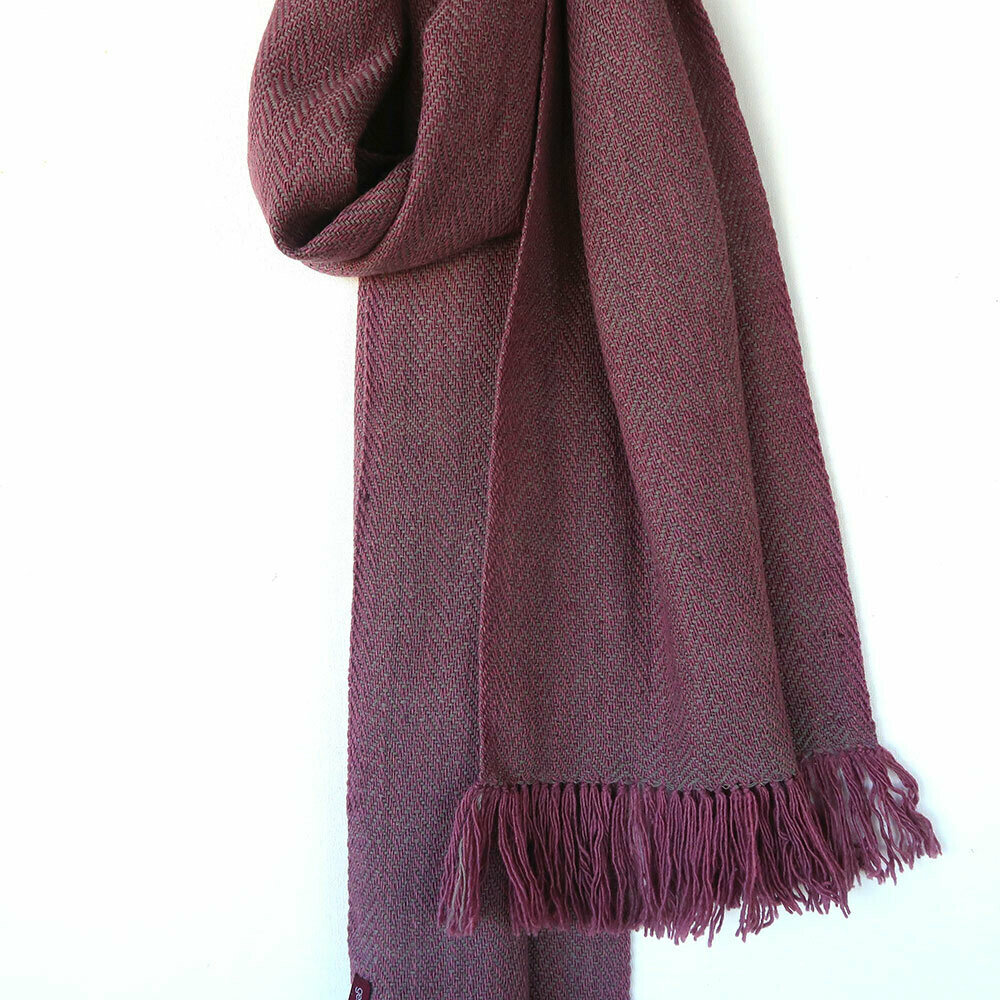 Hand-woven woollen scarf dyed with shellac and harada