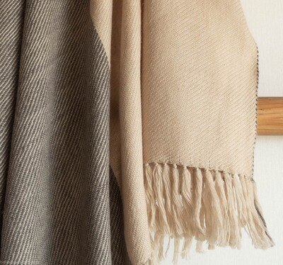 Hand-woven woolen shawl dyed with tea and harada Hand-woven woolen shawl dyed with tea and harada