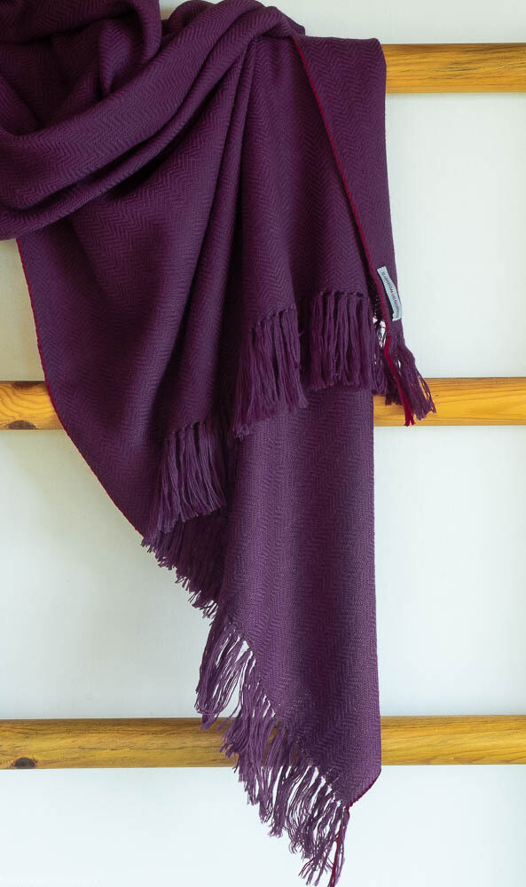 Hand-woven woolen shawl dyed with shellac and sappanwood