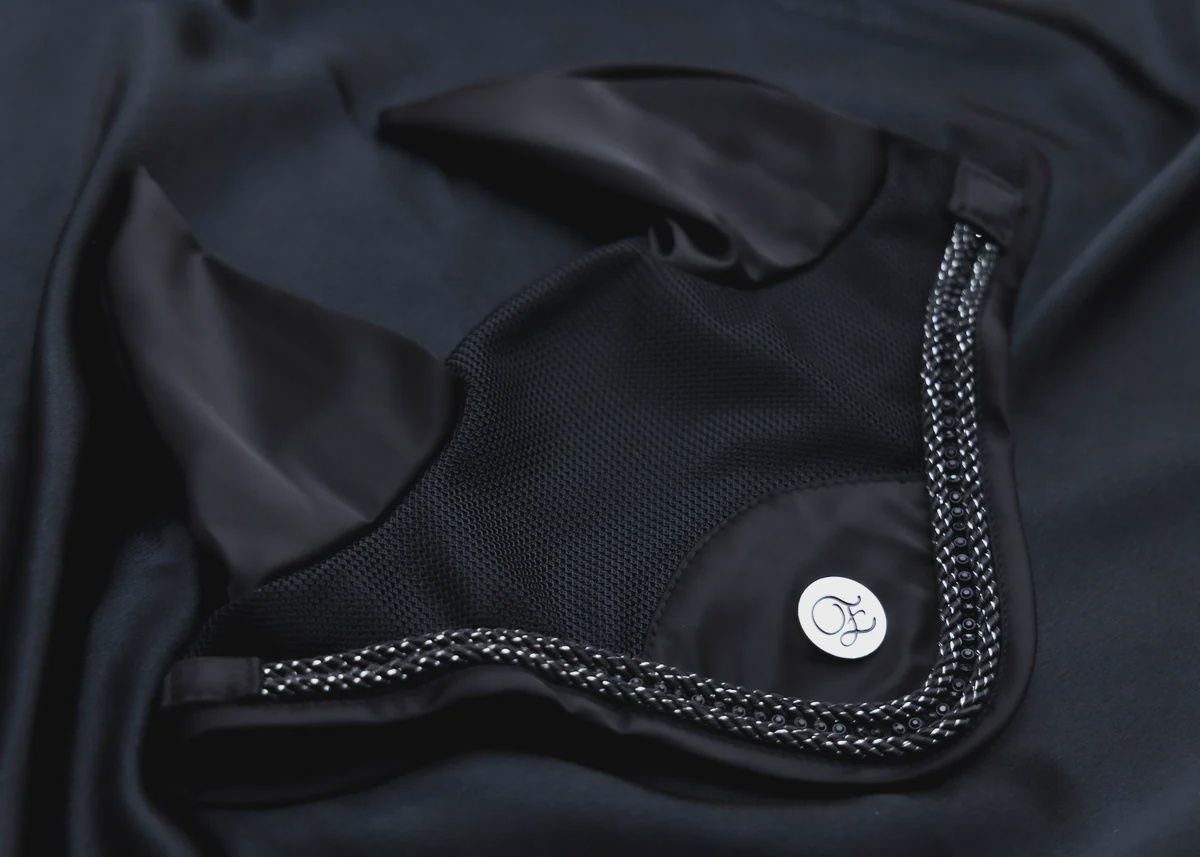 ‘The King’ Black Jewel Ear Bonnet