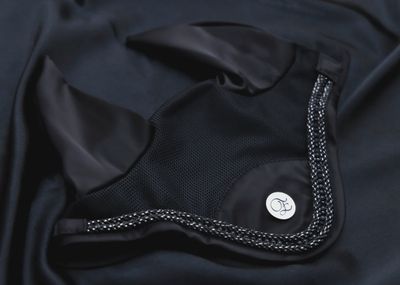 ‘The King’ Black Jewel Ear Bonnet