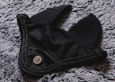 ‘The King’ Black Crystal Soundproof Ear Bonnet