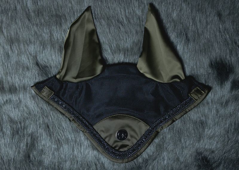 ‘The Majesty’ Deep Olive Crystal Ear Bonnet