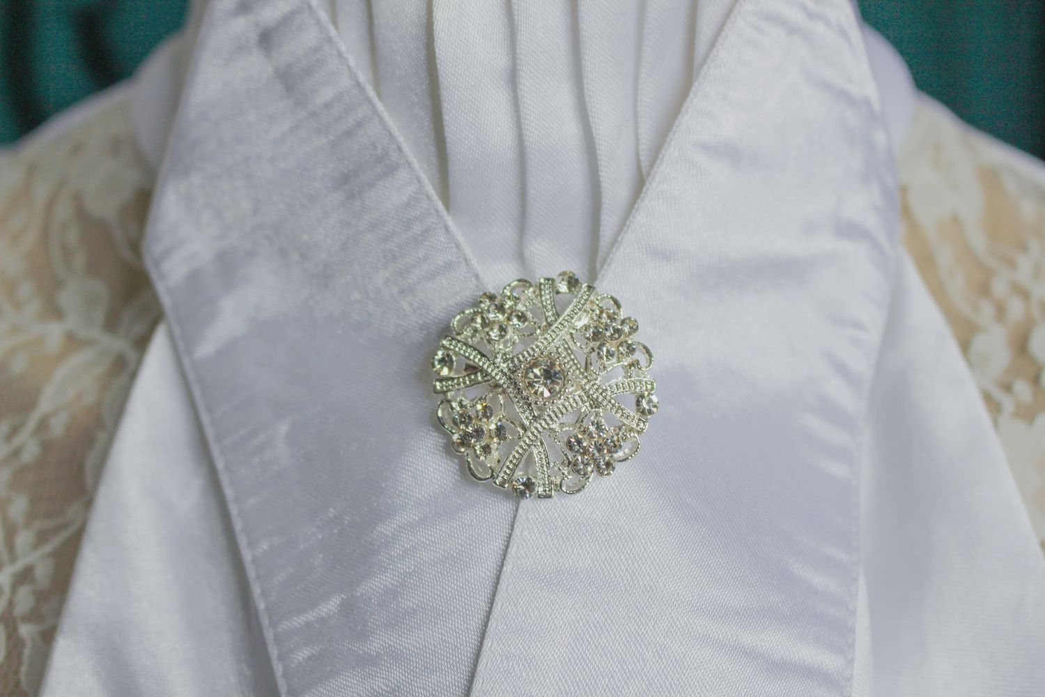 QJ Stock with Pin, Colour: Flower Pin
