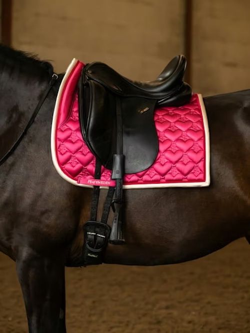 Dressage Saddle Pad Heart Thrill Pink