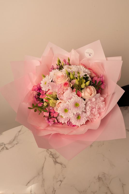 Bouquet — Harmonie de roses et de fleurs pastel Bouquet — Harmonie de roses et de fleurs pastel