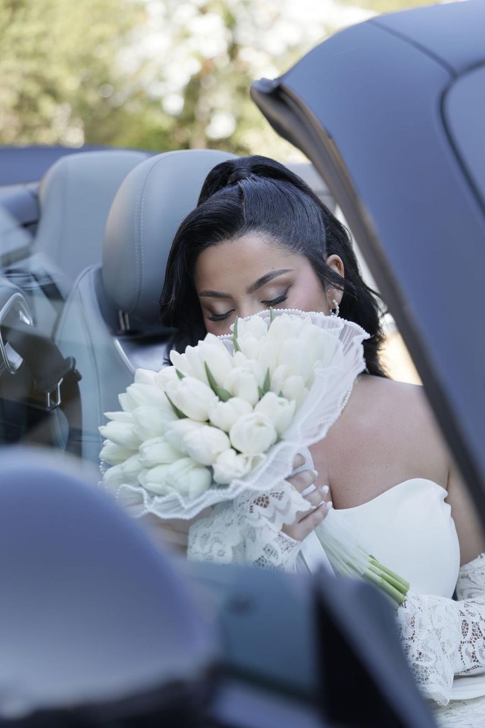 Bouquet de mariée en tulipes blanches — Élégance intemporelle