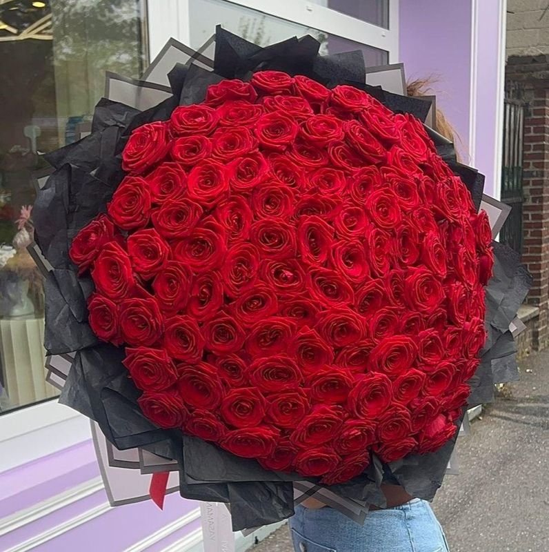 Bouquet Prestige — 115 Roses Bouquet Prestige — 115 Roses