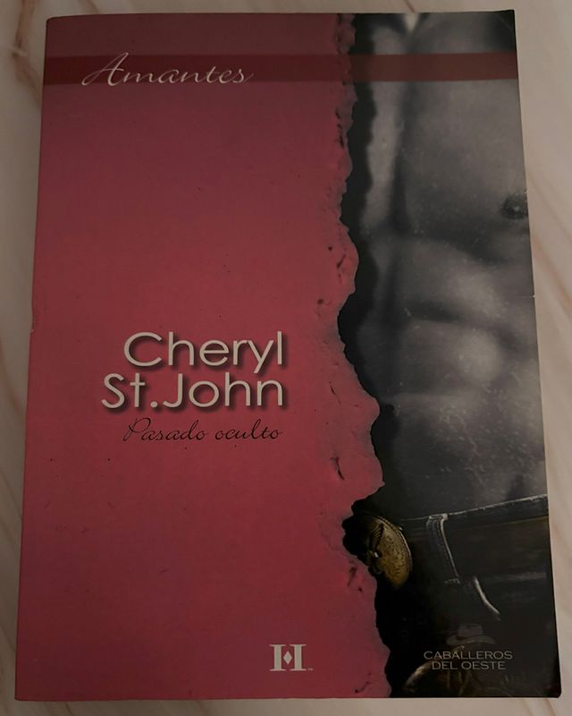 Pasado Oculto - Cheryl ST. John