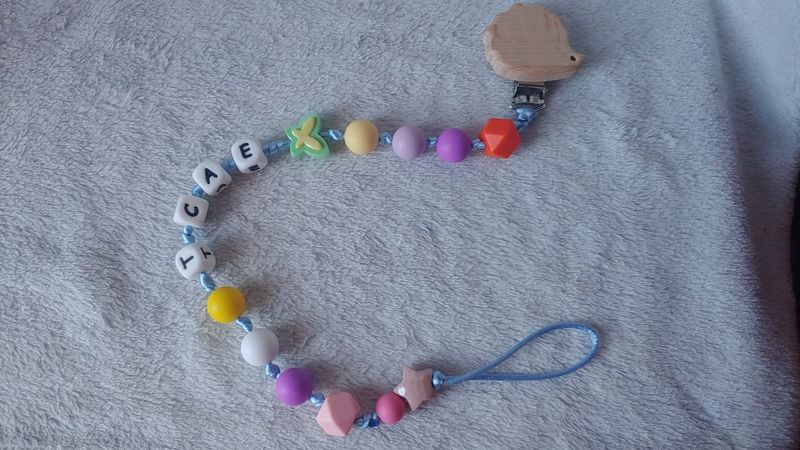 ✂️ Sujeta Tijeras TCAE – Madera &amp; Silicona