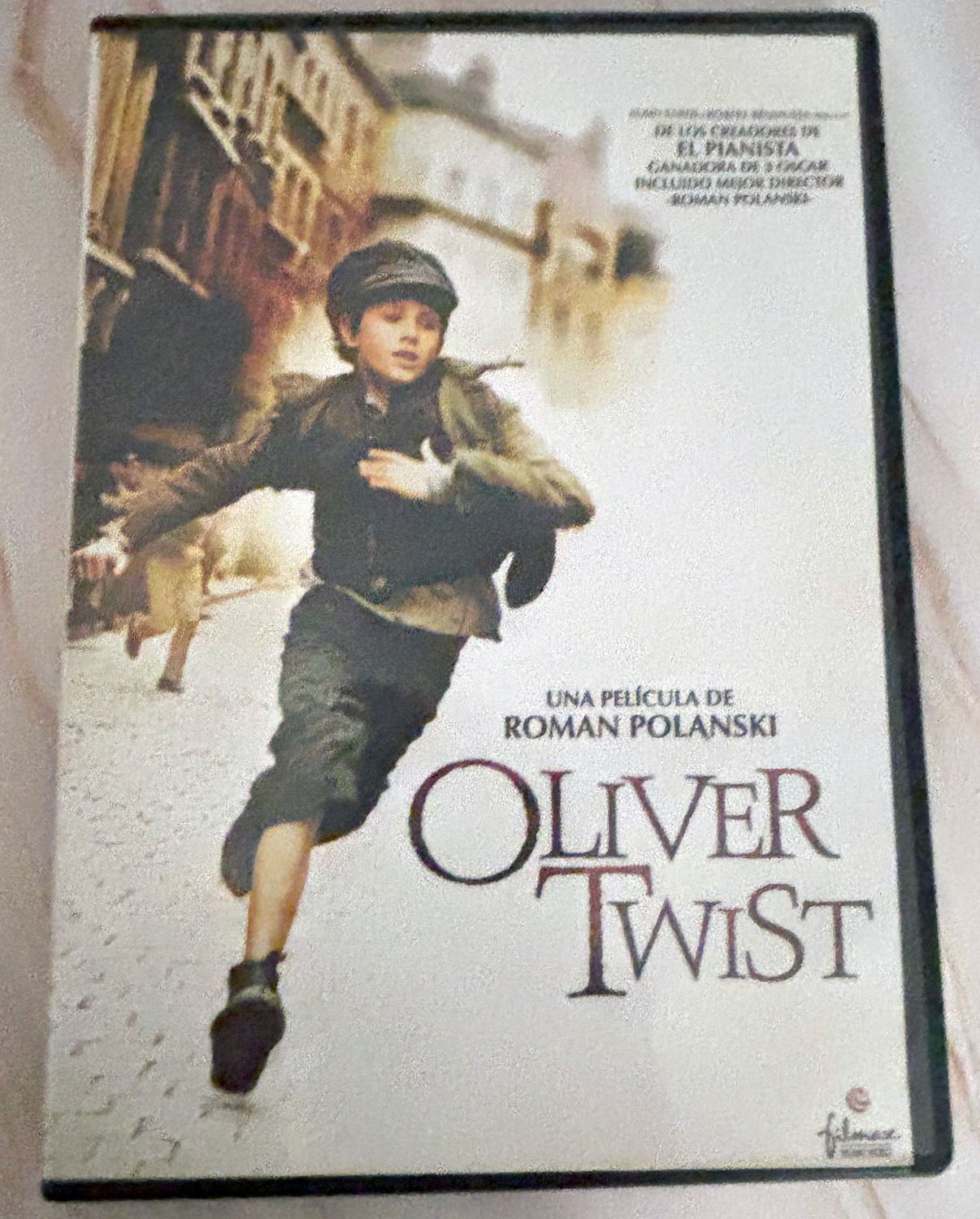 🎬 Oliver Twist (2005) – DVD