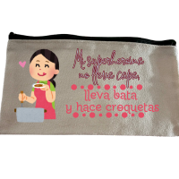 👜 Estuche – “Mi superheroína no lleva capa, lleva bata &amp; hace croquetas”