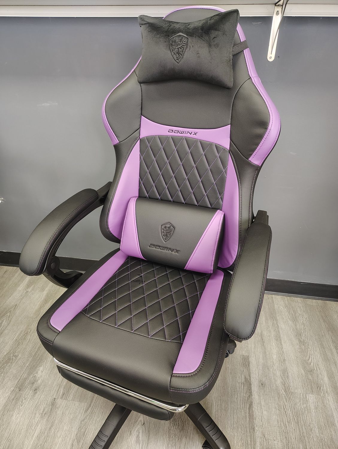Dowinx Gaming Chair (Purple &amp; Black)